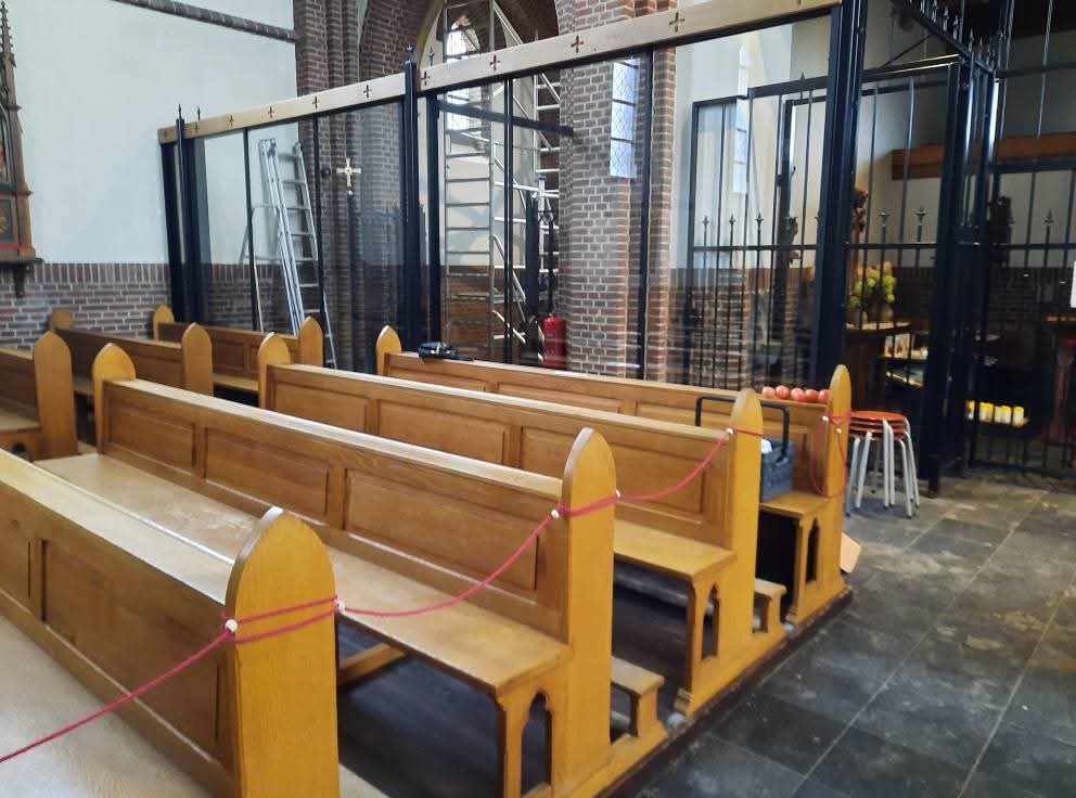 Werkzaamheden in de kerk