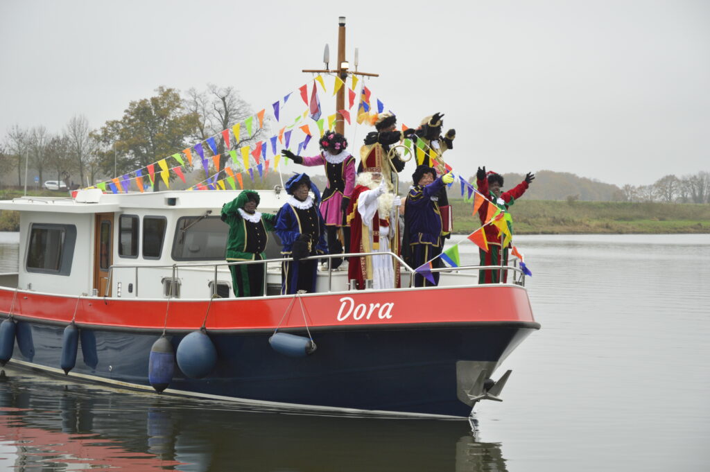Sinterklaas komt aan in Kessel